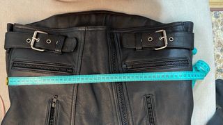 Chaqueta de cuero negro para moto