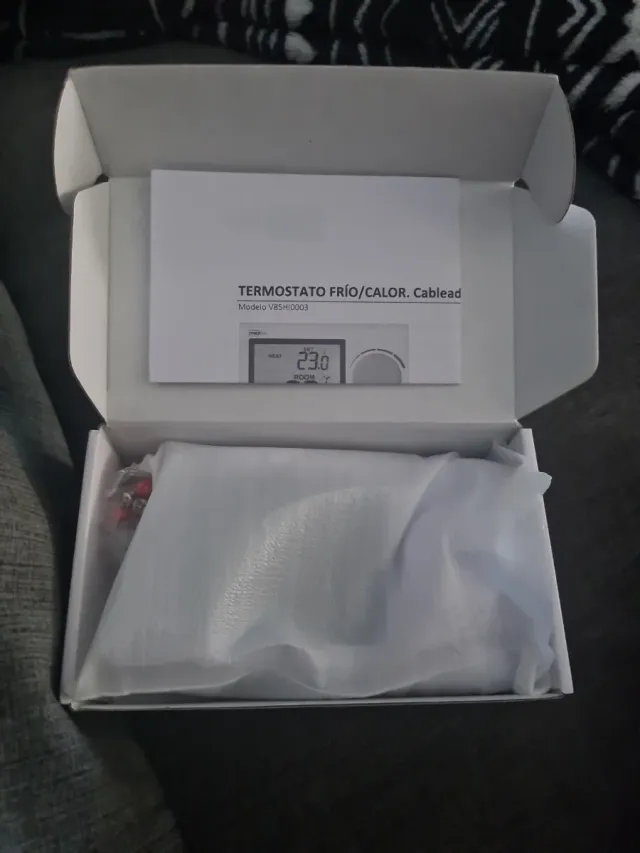 Termostato Frío/Calor Maxlor Cableado.