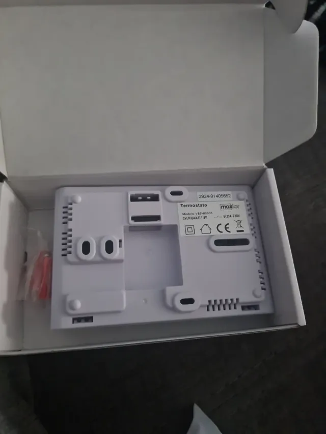 Termostato Frío/Calor Maxlor Cableado.