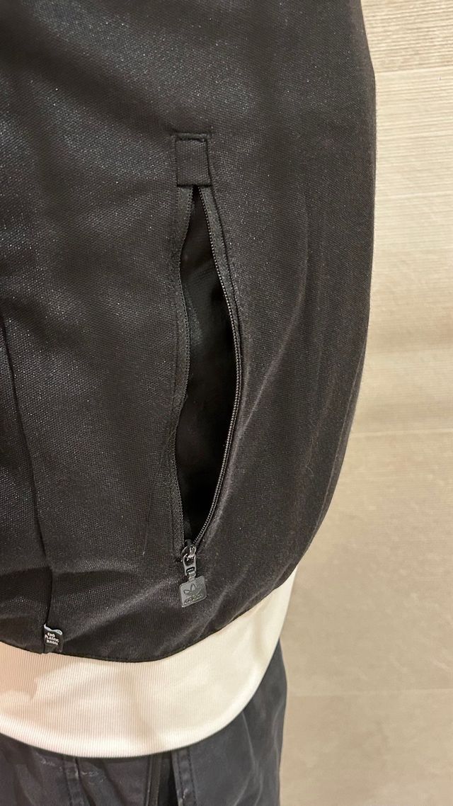 Chaqueta Adidas Talla M Negra y Blanca