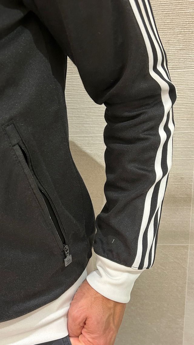 Chaqueta Adidas Talla M Negra y Blanca