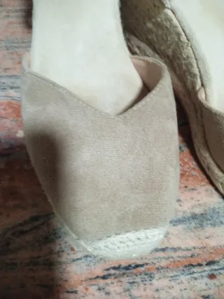 Alpargatas cuña mujer beige
