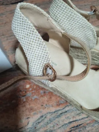 Alpargatas cuña mujer beige