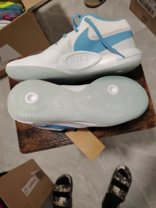 Zapatillas Nike Blancas y Azules a estrenar