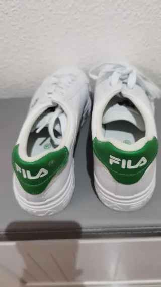 Deportivas Fila Blancas y Verdes