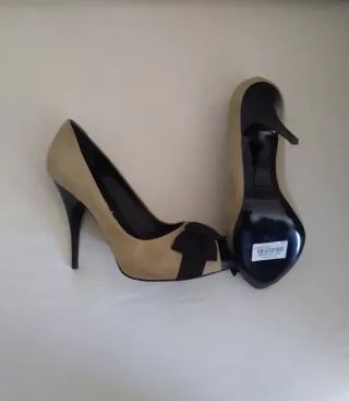 Talla 39. VICINI. Zapatos de Lujo con Tacón.