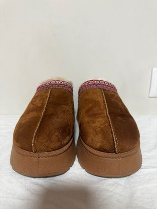 Zuecos/Zapatillas estilo UGG Marrones