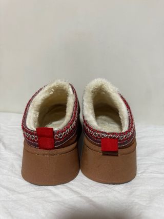 Zuecos/Zapatillas estilo UGG Marrones