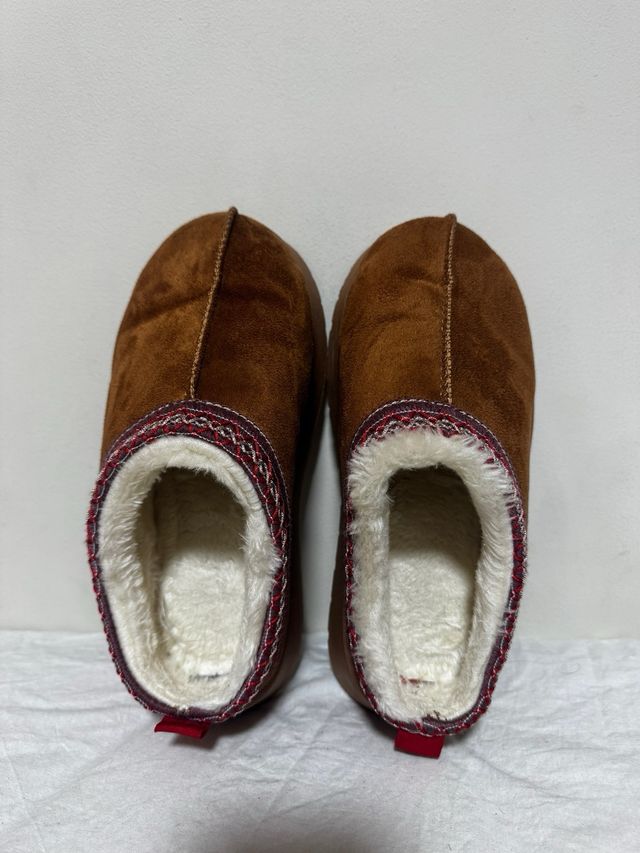 Zuecos/Zapatillas estilo UGG Marrones