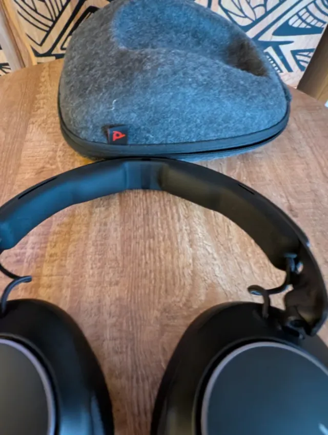 Cascos Poly 80 Surround