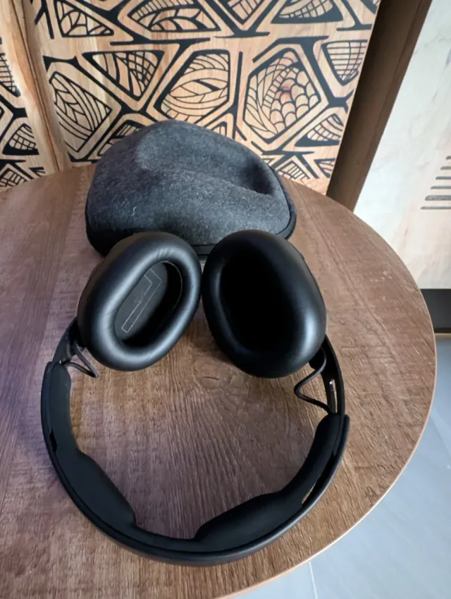 Cascos Poly 80 Surround