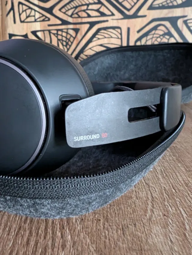 Cascos Poly 80 Surround