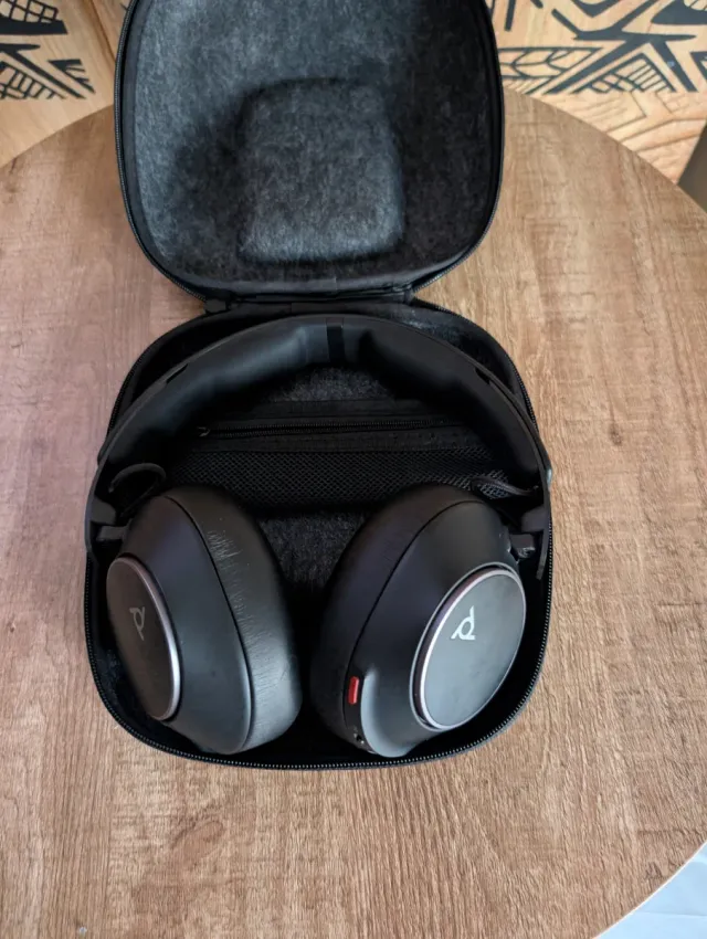 Cascos Poly 80 Surround