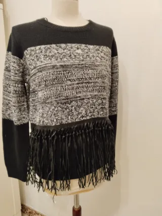 Jersey mujer negro y gris con flecos