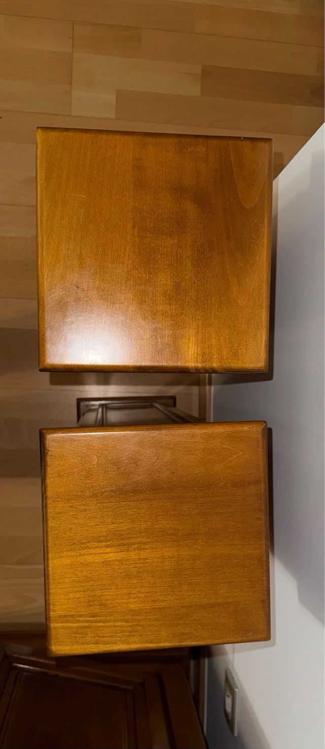 Estanterías de madera (se venden por separado)