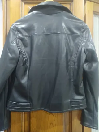 Cazadora motera efecto piel Etam