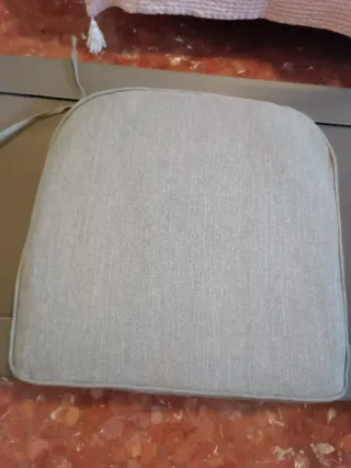 Cojines de tela gris