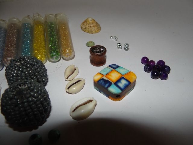 Lote Cuentas y Abalorios Variados
