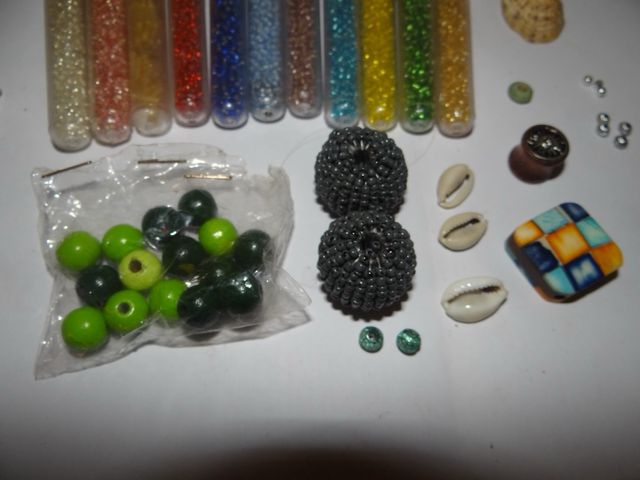 Lote Cuentas y Abalorios Variados