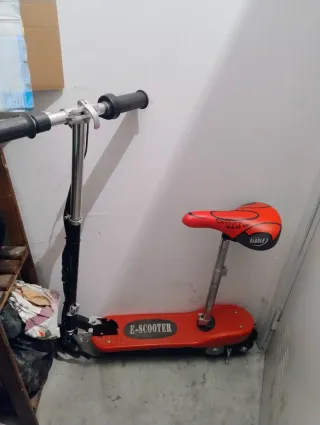 Patinete Eléctrico E-Scooter rojo y negro