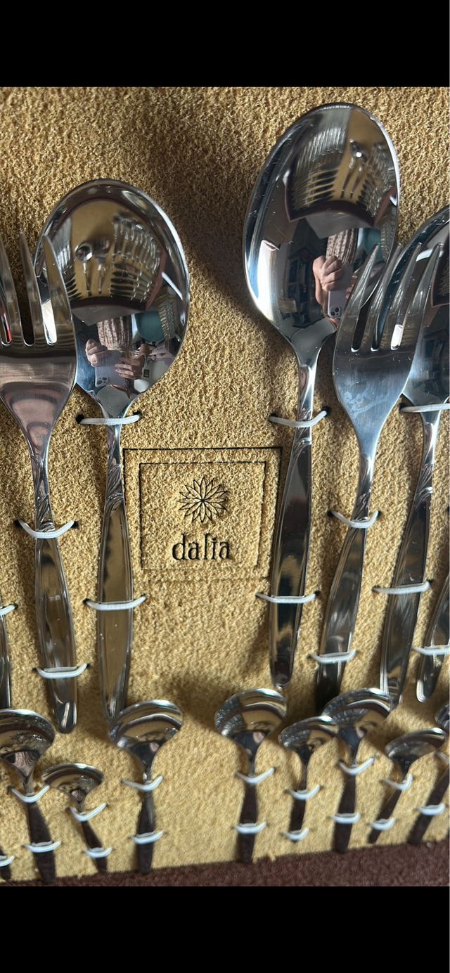 Cubertería Dalia Completa