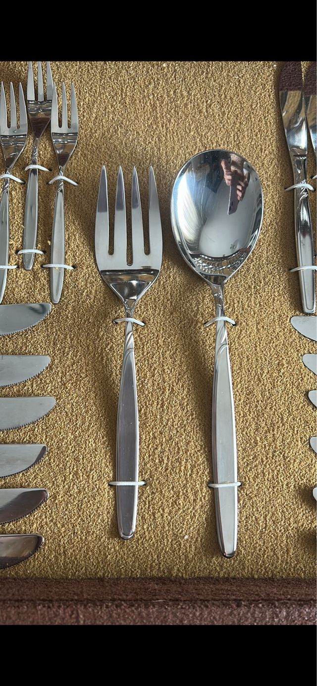 Cubertería Dalia Completa