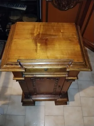 Set 2 comodini antichi legno massello