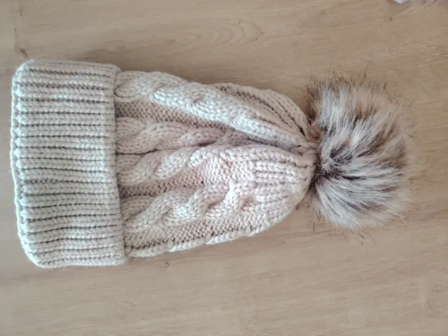 Bufanda y gorro con pompón