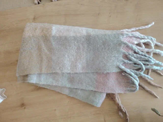 Bufanda y gorro con pompón