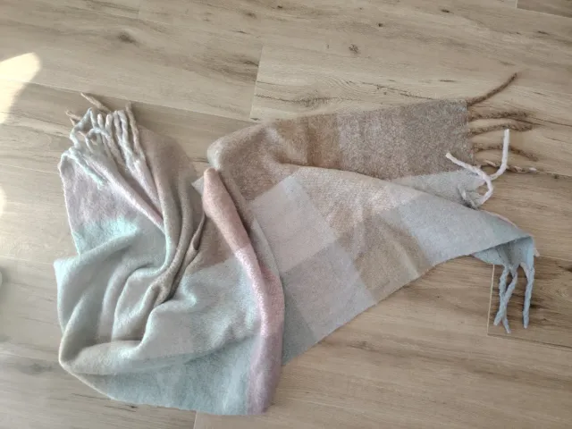 Bufanda y gorro con pompón