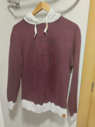 Sudadera granate con capucha y logo