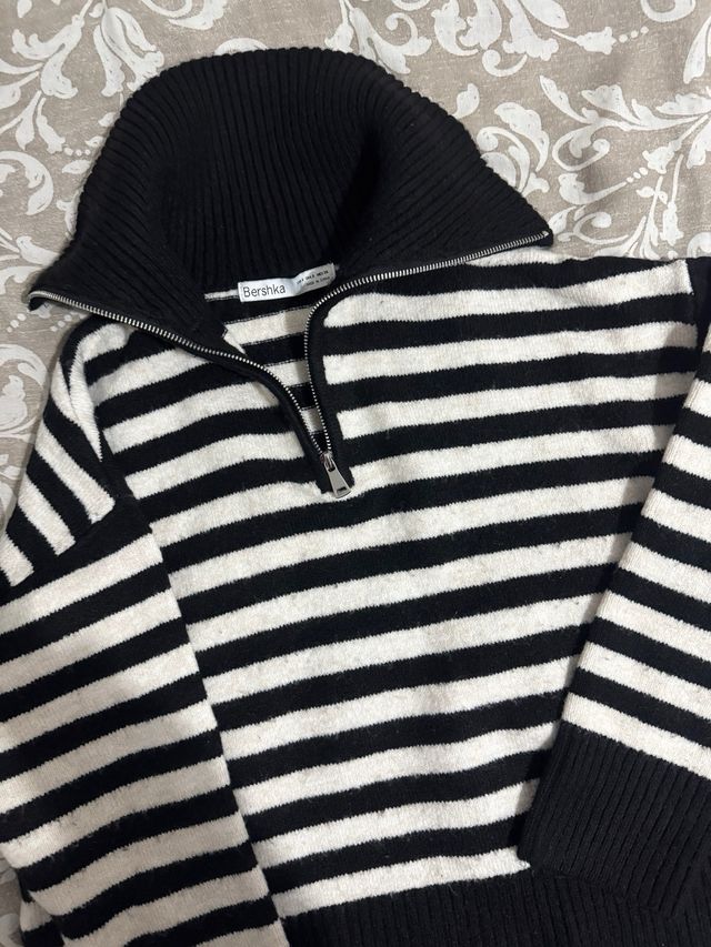 Jersey Bershka rayas blanco y negro Talla S