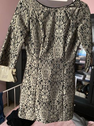 Vestido de fiesta negro y dorado