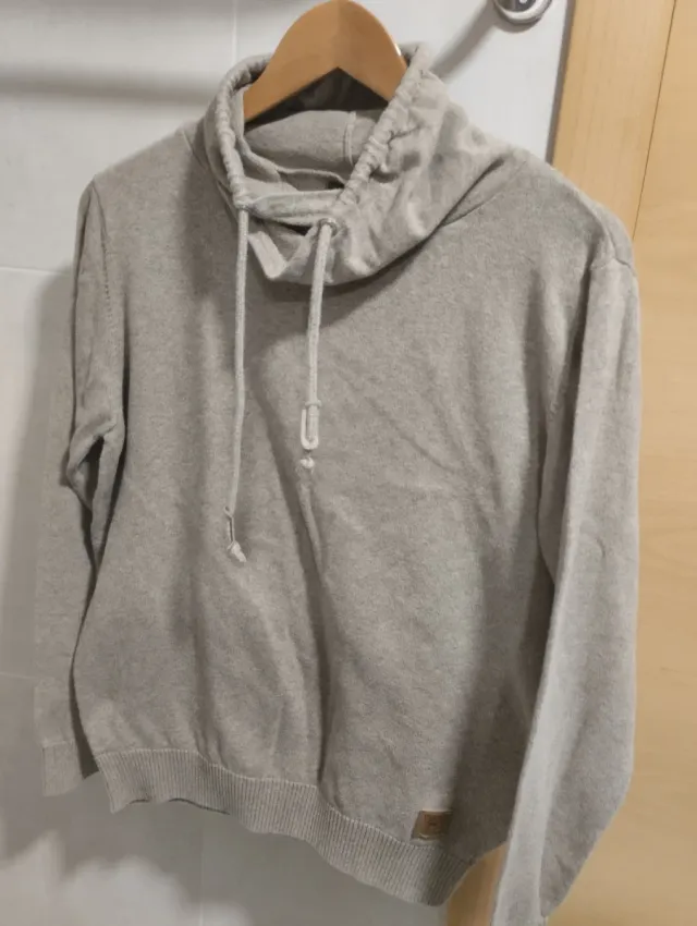 Sudadera hombre cuello alto beige