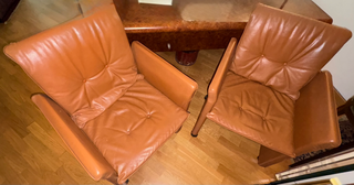 2 poltroncine in pelle con rotelle + 1 in omaggio