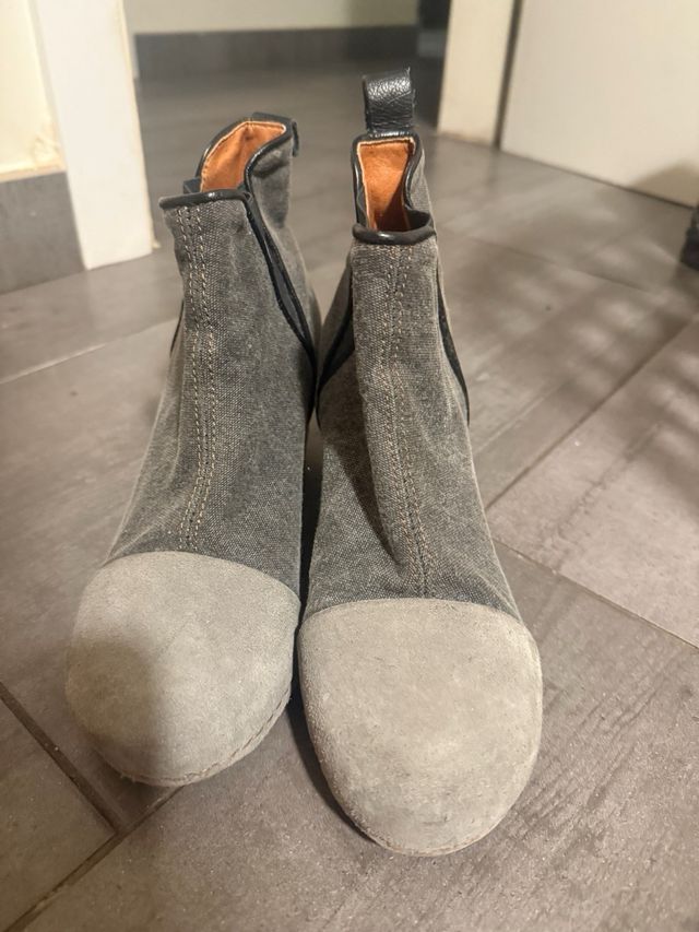 Botas grises de tacón