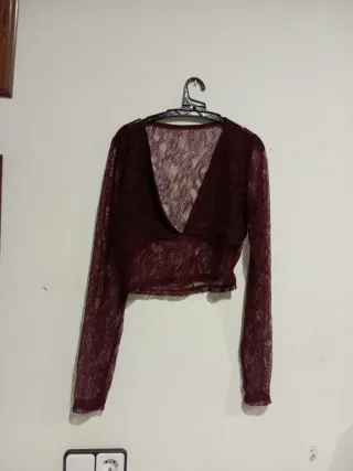 Top encaje burdeos manga larga