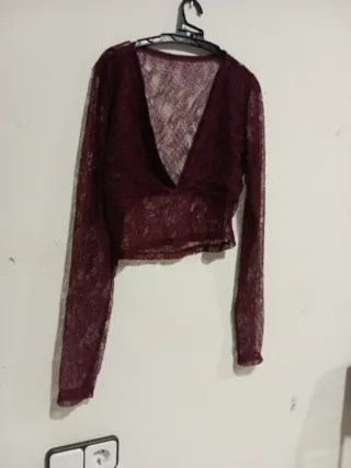 Top encaje burdeos manga larga