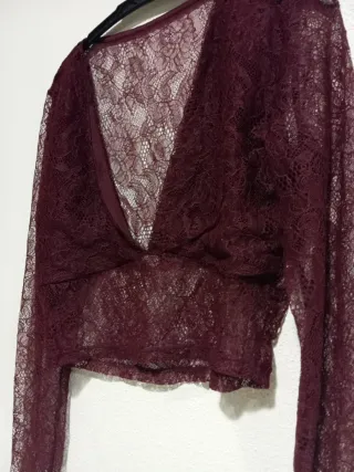 Top encaje burdeos manga larga