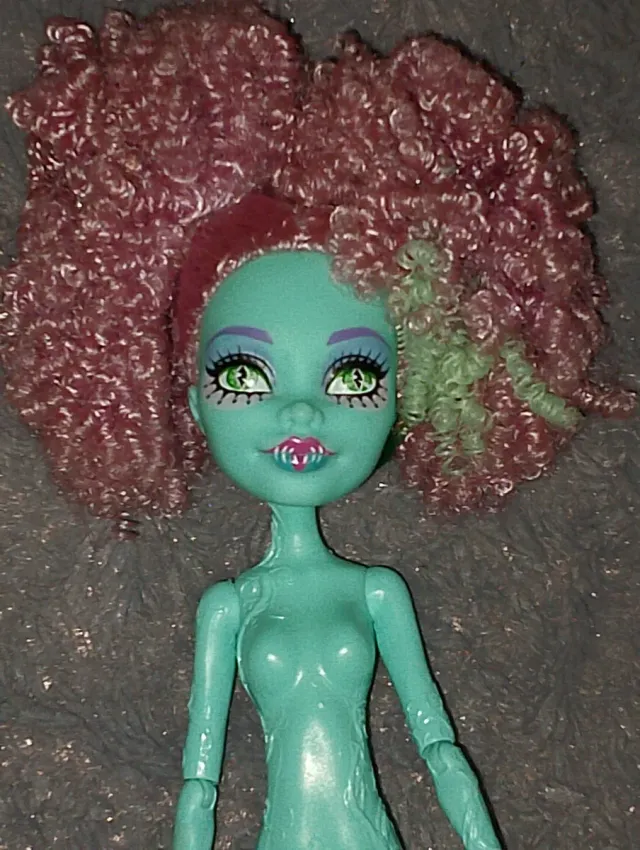 Monster High Honey Swamp Freak Du Chic