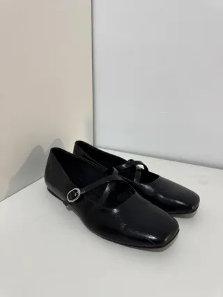 Bailarinas negras con tira y hebilla