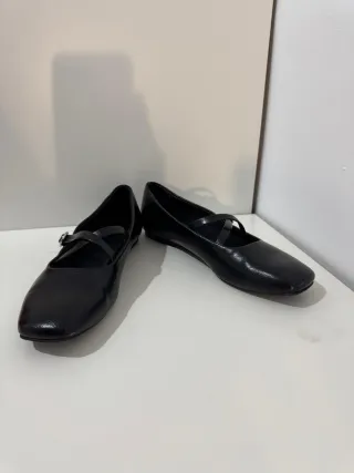 Bailarinas negras con tira y hebilla