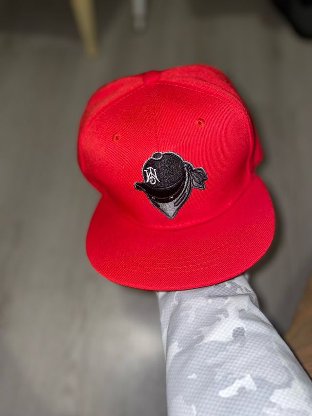 Gorra Hip Hop Ajustable Plana Roja Negra