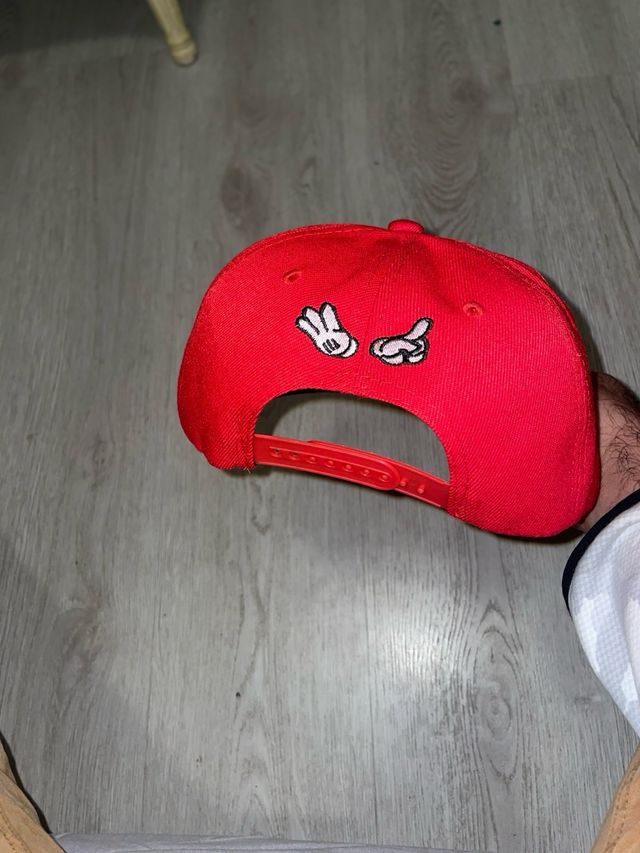 Gorra Hip Hop Ajustable Plana Roja Negra