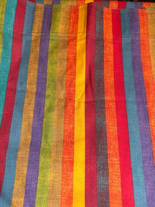 Tende multicolore in tessuto