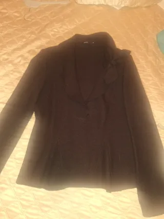 Conjunto: Chaqueta, Top y Falda Estampada