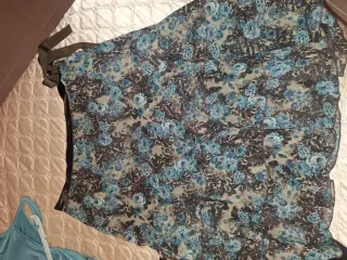 Conjunto: Chaqueta, Top y Falda Estampada