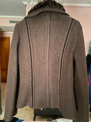 Cárdigan elegante con cuello de terciopelo