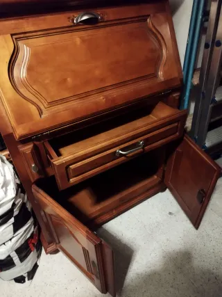 Escritorio de madera maciza