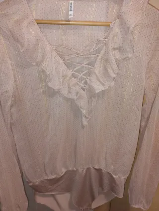 Body blusa Stradivarius rosa hilos dorados